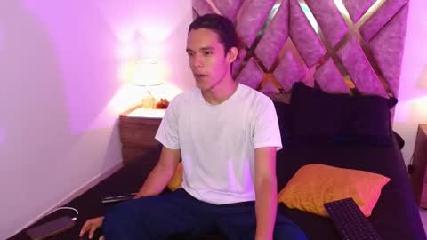 Snapshot of nickolas_moon chatting on 09/11/25, 03:01 Nickolas Muoz online show from 09/11/25, 03:01