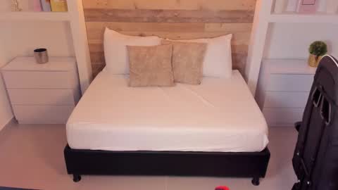 Nicky  online show from 10/12/25, 02:43