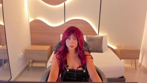 Nicky  online show from 11/04/25, 02:43