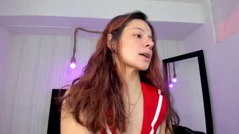 Snapshot of nicky_pop chatting on 09/30/25, 06:46 nicky_pop online show from 09/30/25, 06:46