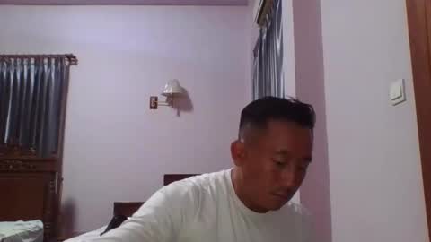 Snapshot of nickyang75 chatting on 10/11/25, 08:51 nickyang75 online show from 10/11/25, 08:51