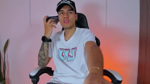 Nicky  online show from 10/10/25, 12:04