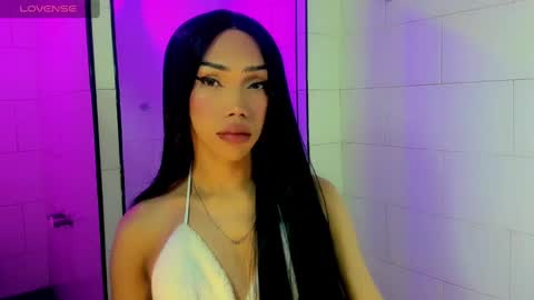 Snapshot of nickynoa chatting on 09/16/25, 04:02 Nicky online show from 09/16/25, 04:02