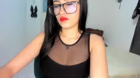 Snapshot of nickyvixenn chatting on 01/13/25, 06:38 Nicolle online show from 01/13/25, 06:38