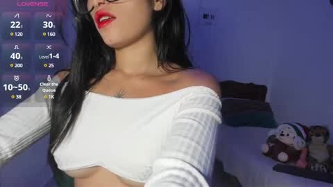 Snapshot of nickyvixenn chatting on 02/13/25, 02:56 Nicolle online show from 02/13/25, 02:56
