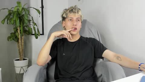 Nico  online show from 10/27/25, 02:32