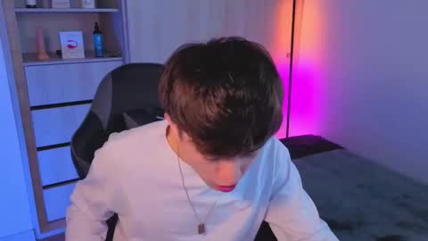 Nicolas online show from 10/11/25, 08:18