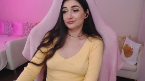 Snapshot of nicol_angel888 chatting on 12/18/24, 01:37 Nicole Online at about after 1000 6 UK time or 900 - 500 UK time it approximate time interval online show from 12/18/24, 01:37