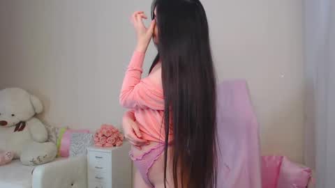 Snapshot of nicol_angel888 chatting on 03/09/25, 10:52 Nicole Online at about after 1000 6 UK time or 900 - 500 UK time it approximate time interval online show from 03/09/25, 10:52
