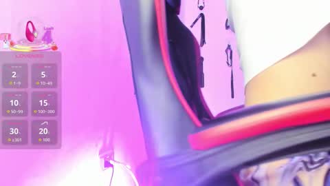 Snapshot of nicol_transgirl chatting on 11/10/25, 04:11 Nicol online show from 11/10/25, 04:11