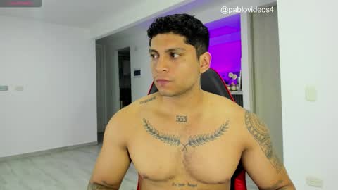 nicolas_montoya online show from 10/19/25, 04:57