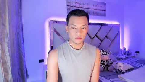 Snapshot of nicolas_reyes_ chatting on 09/23/25, 10:51 JEAMPIER online show from 09/23/25, 10:51
