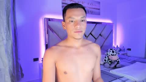 Snapshot of nicolas_reyes_ chatting on 10/09/25, 02:53 JEAMPIER online show from 10/09/25, 02:53