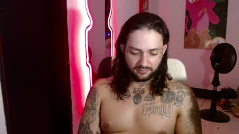 Snapshot of nicolas_torres99 chatting on 12/30/24, 05:15 nicolas online show from 12/30/24, 05:15