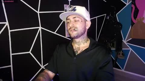 nicolas online show from 10/25/25, 03:47