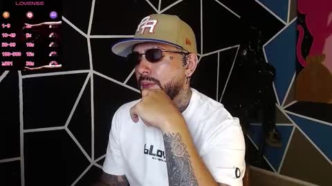 nicolas online show from 11/24/25, 01:49