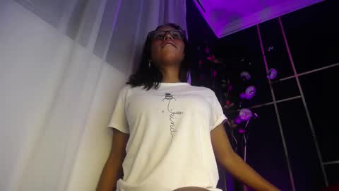 nicole_brown1126 online show from 12/05/24, 09:50