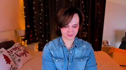 Snapshot of nicole_cidman chatting on 12/15/24, 07:21 Nicole online show from 12/15/24, 07:21