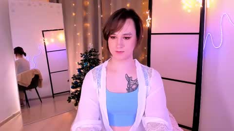 Snapshot of nicole_cidman chatting on 12/19/24, 08:55 Nicole online show from 12/19/24, 08:55