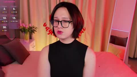 Snapshot of nicole_cidman chatting on 02/13/25, 11:28 Nicole online show from 02/13/25, 11:28