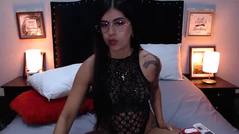 Snapshot of nicole_duran3095 chatting on 12/04/24, 05:38 Nick online show from 12/04/24, 05:38