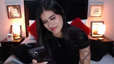 Snapshot of nicole_duran3095 chatting on 12/07/24, 07:38 Nick online show from 12/07/24, 07:38