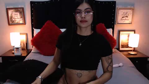 Snapshot of nicole_duran3095 chatting on 12/15/24, 10:07 Nick online show from 12/15/24, 10:07