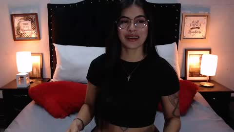 Snapshot of nicole_duran3095 chatting on 12/16/24, 05:59 Nick online show from 12/16/24, 05:59
