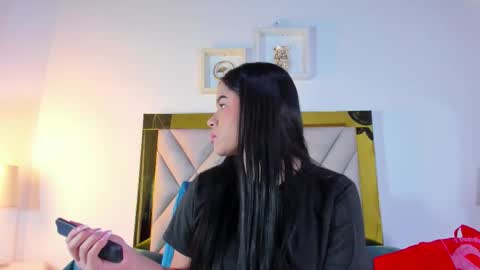 Snapshot of nicole_grace0 chatting on 10/02/25, 12:01 nicole_grace0 online show from 10/02/25, 12:01
