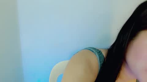 nicole_kiss01 online show from 02/26/25, 08:59