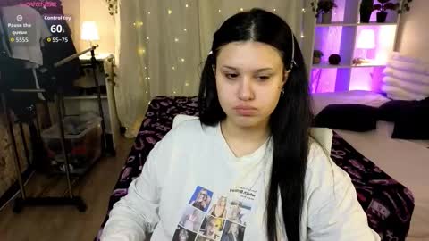 My name is Nicole. I m completely new here online show from 11/07/25, 10:04