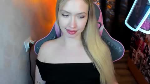 Nicole online show from 11/04/25, 03:00