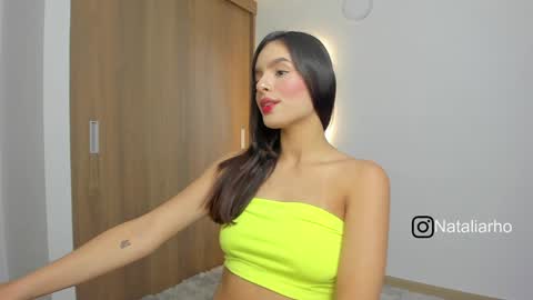 Snapshot of nicole_whitee chatting on 01/25/25, 03:40 N A T A L I A online show from 01/25/25, 03:40