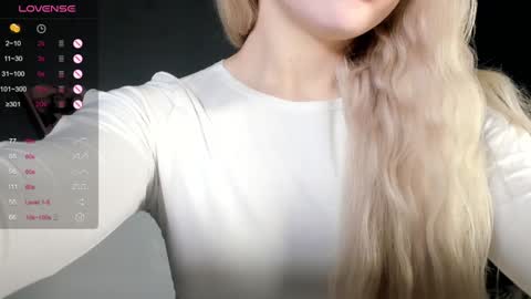 Snapshot of nicole_yo chatting on 12/17/24, 10:43 Mary online show from 12/17/24, 10:43