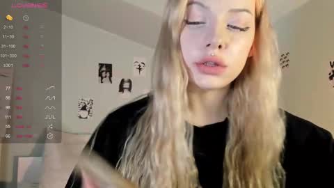 Snapshot of nicole_yo chatting on 02/28/25, 05:04 Mary online show from 02/28/25, 05:04