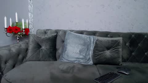 Snapshot of nicoledom chatting on 01/09/25, 03:23 Nicole Domme online show from 01/09/25, 03:23