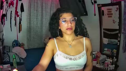 Nicoll Williams online show from 02/11/25, 06:08