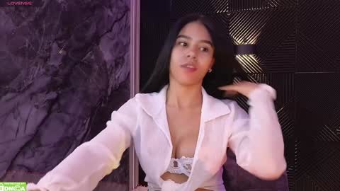 Snapshot of nicollbashel chatting on 12/16/24, 10:50 Nicoll  Independent model online show from 12/16/24, 10:50