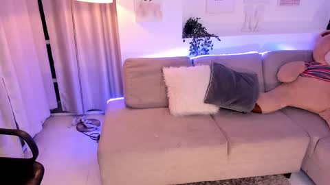 Snapshot of nicolle_foxy chatting on 02/09/25, 03:22 Nicolle online show from 02/09/25, 03:22
