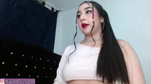 Snapshot of nicolle_sabinas chatting on 03/01/25, 04:04 Nicolle online show from 03/01/25, 04:04
