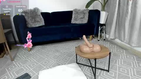 Snapshot of nicollelima chatting on 09/30/25, 01:32 Nicolle Lima online show from 09/30/25, 01:32