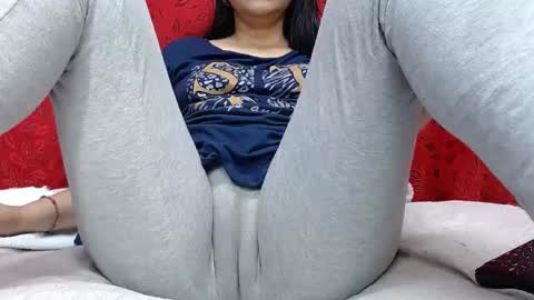 NICOLLE online show from 10/22/25, 09:36