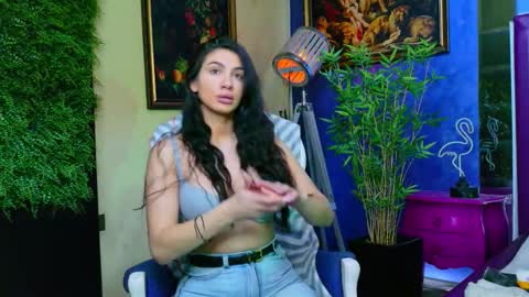 Nicolle online show from 10/17/25, 11:02