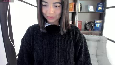 Snapshot of nicolross_ chatting on 09/19/25, 12:50 NicolRoss online show from 09/19/25, 12:50