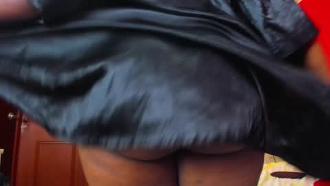 Snapshot of nicolsalas chatting on 01/17/25, 03:43 Nicol online show from 01/17/25, 03:43