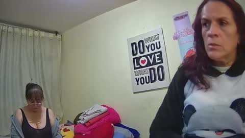 nicoltatiana_ online show from 11/14/25, 10:29