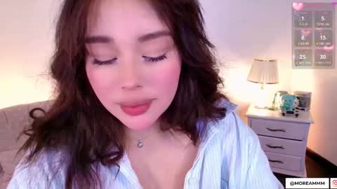 Snapshot of nicolthompsonn chatting on 10/18/25, 01:19 Nicol online show from 10/18/25, 01:19