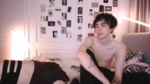 Snapshot of night_changers chatting on 11/09/25, 08:29 Stan Angel online show from 11/09/25, 08:29