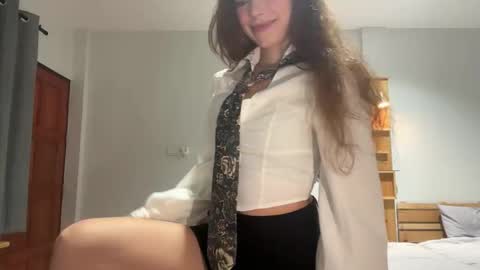 Snapshot of night_jelly chatting on 10/29/25, 02:52 Aurora online show from 10/29/25, 02:52