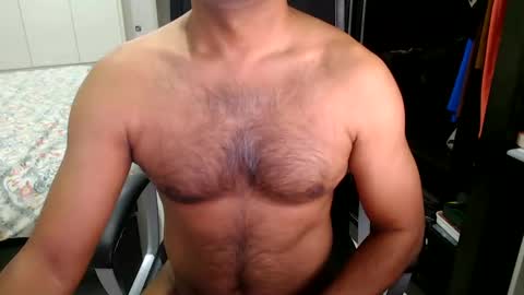 Snapshot of night_rider09711 chatting on 12/14/24, 01:38 night_rider09711 online show from 12/14/24, 01:38